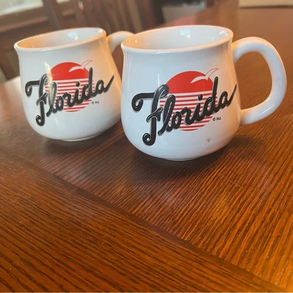 Vintage pair of Florida Coffee Mugs ceramic - Picture 2 of 7